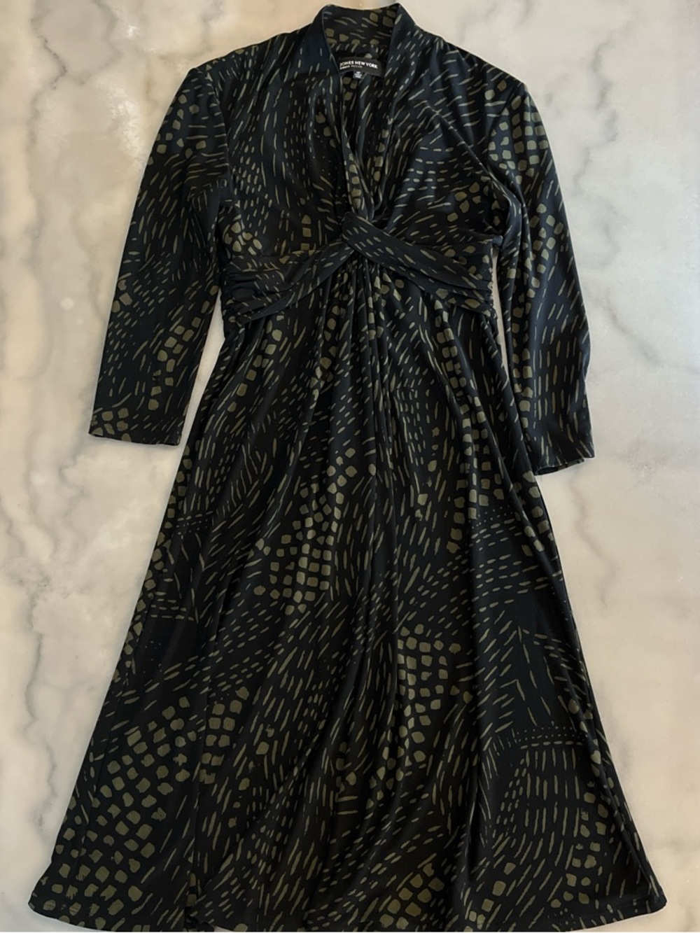 Jones New York Black & Olive Twist-Front Long Sleeve Midi Dress